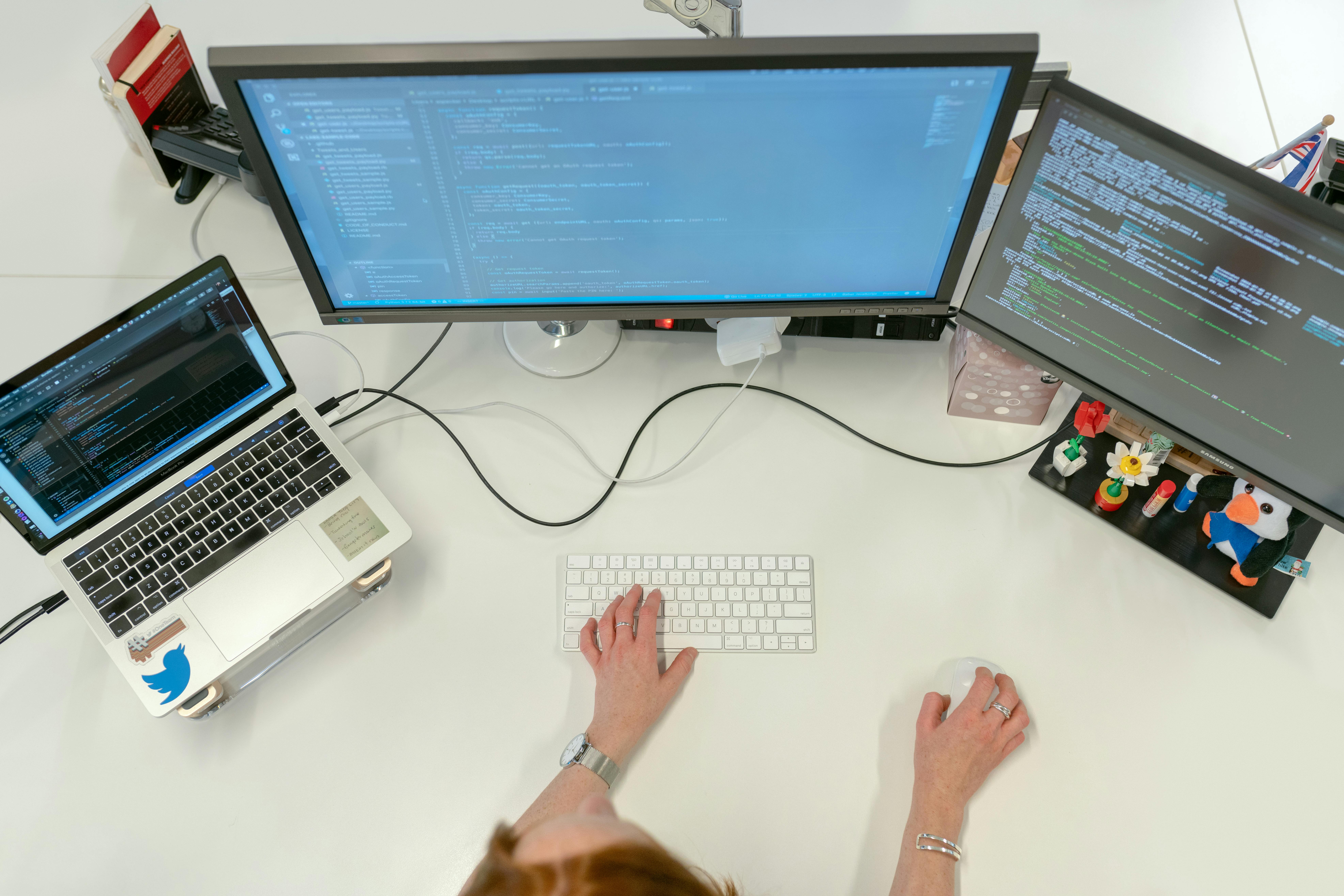 laptop vs monitor for home office
